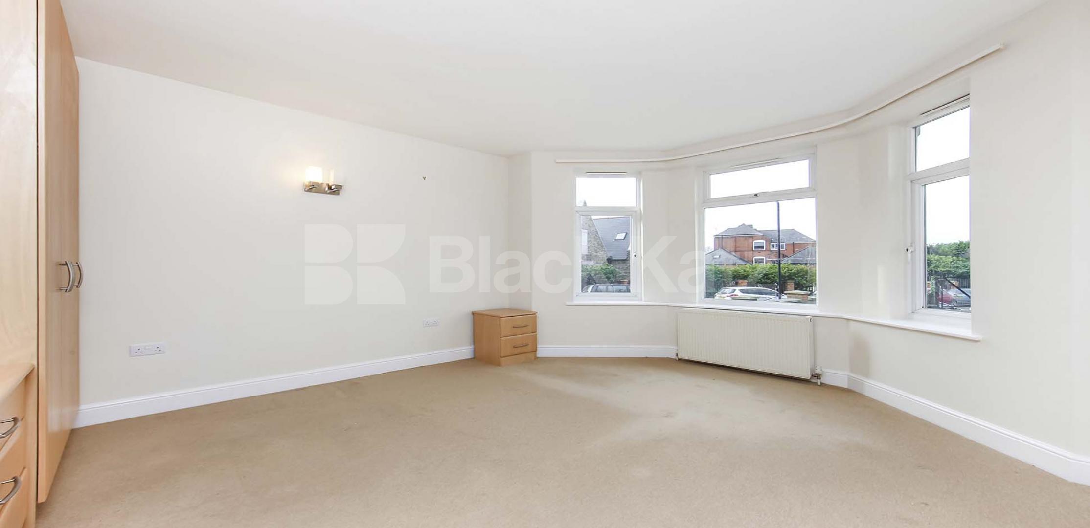 			NEW INSTRUCTION , 3 Bedroom, 1 bath, 1 reception Apartment			 Farnan Road  , Streatham